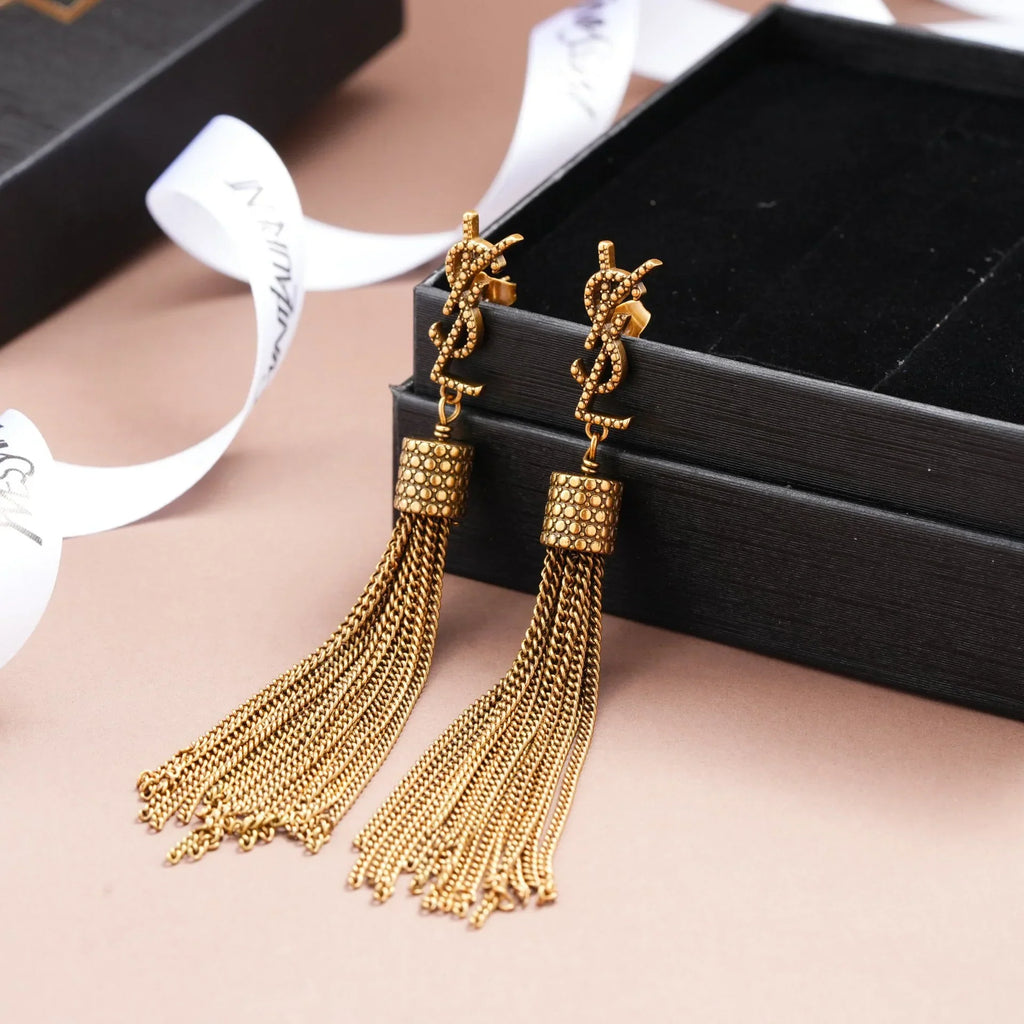 New Fashionable French Earrings 1024010317