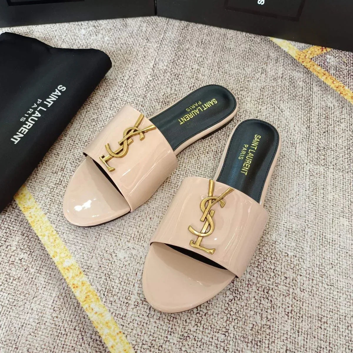 New Slippers Fashion Sandals 1024031124