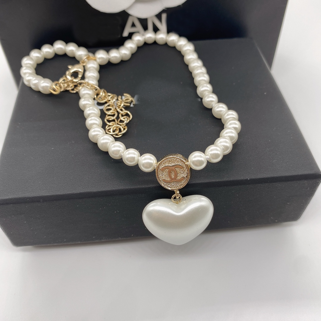 Pearl Love Necklace
