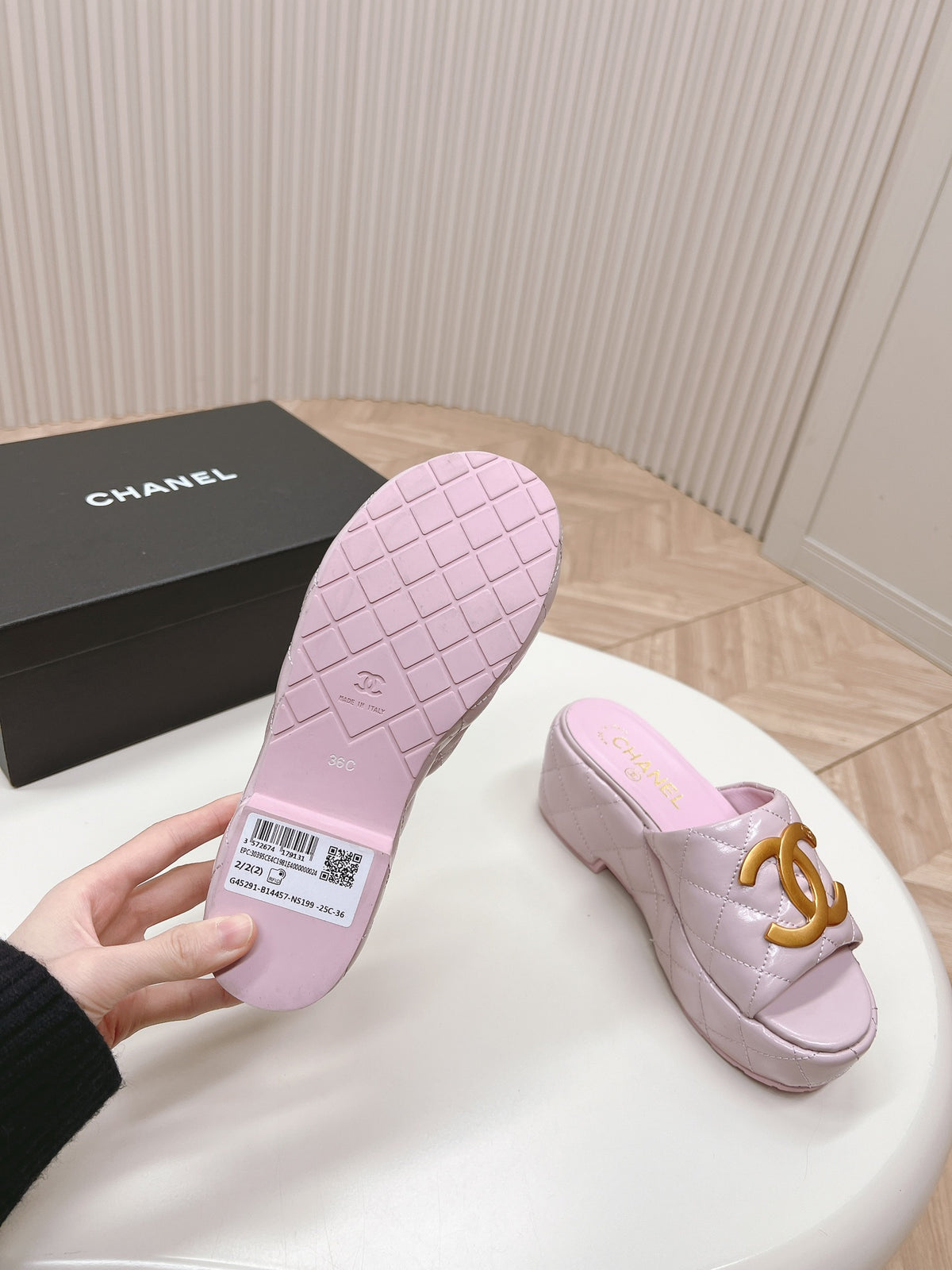 Chane1 top fashion thick-soled rhombus slippers 0724030812