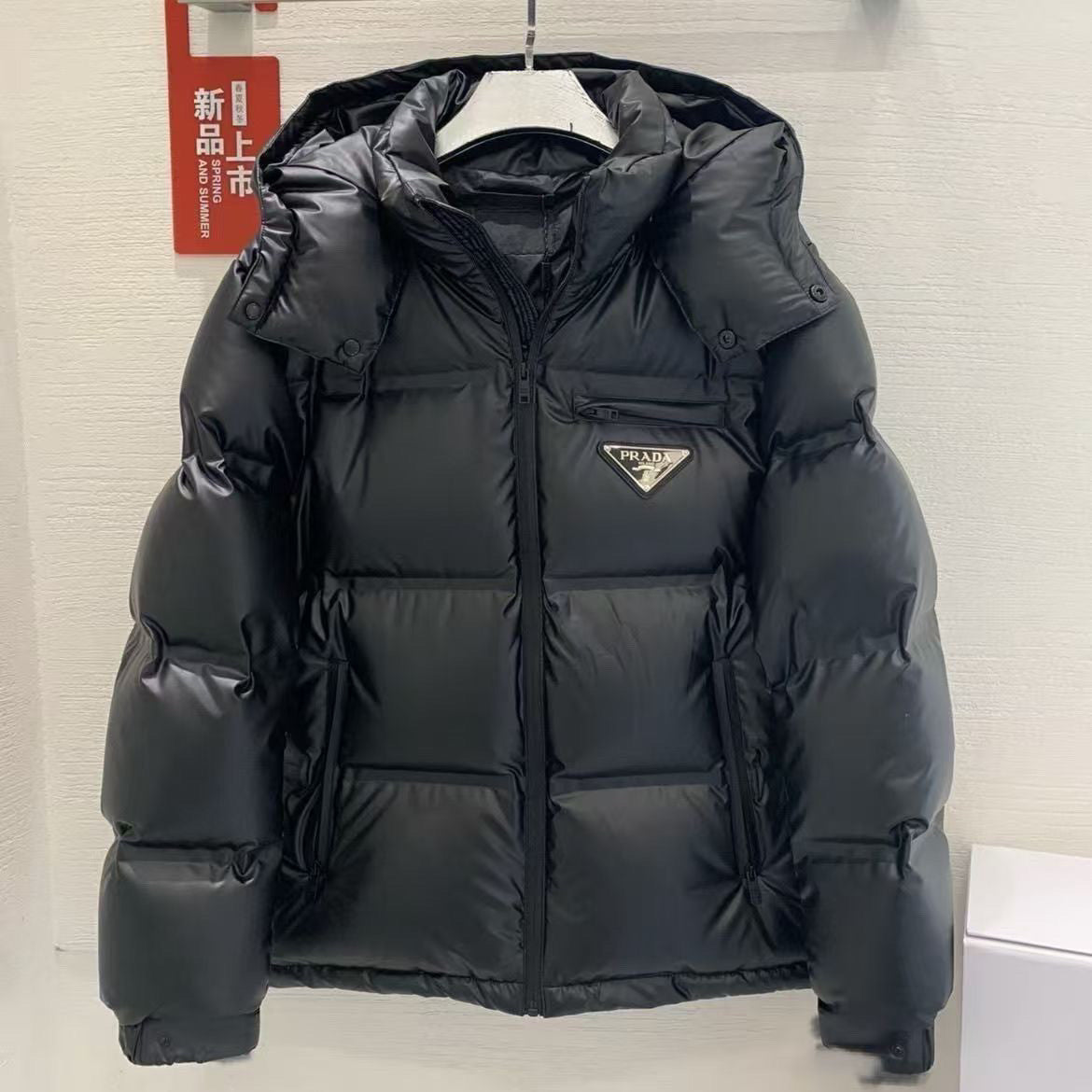 New Men's Triangle PRA Logo Hooded Puffer Jacket PD1326102617