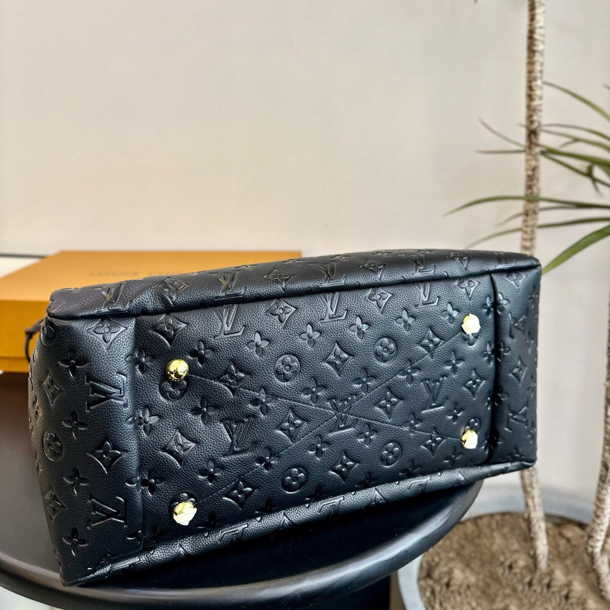 Black letter pattern leather bag