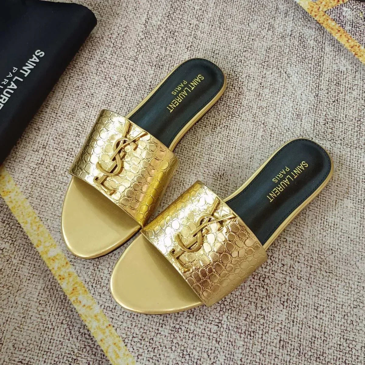 New Slippers Fashion Sandals 1024031124