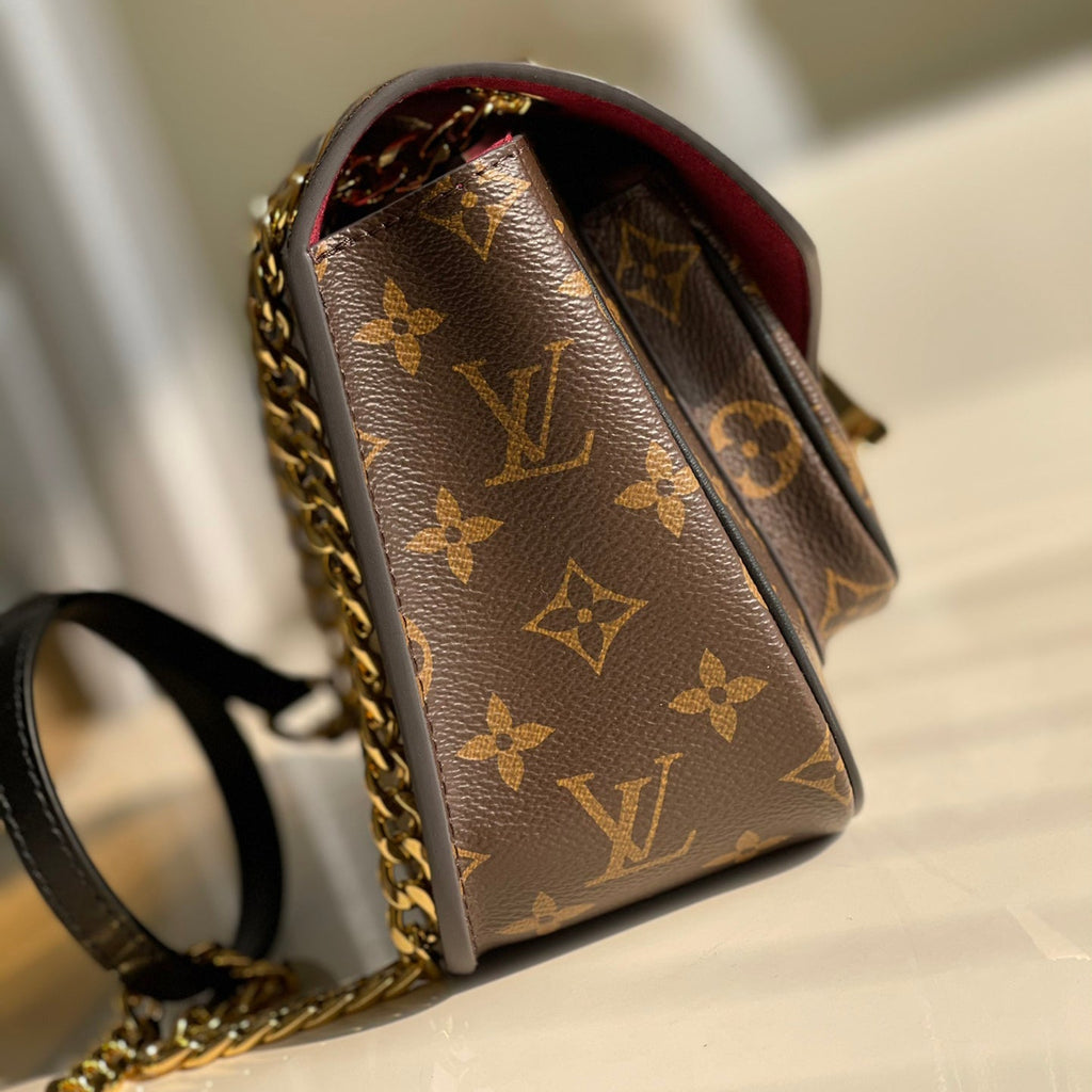Ladies Fashion Luxury V Logo Tote Bag