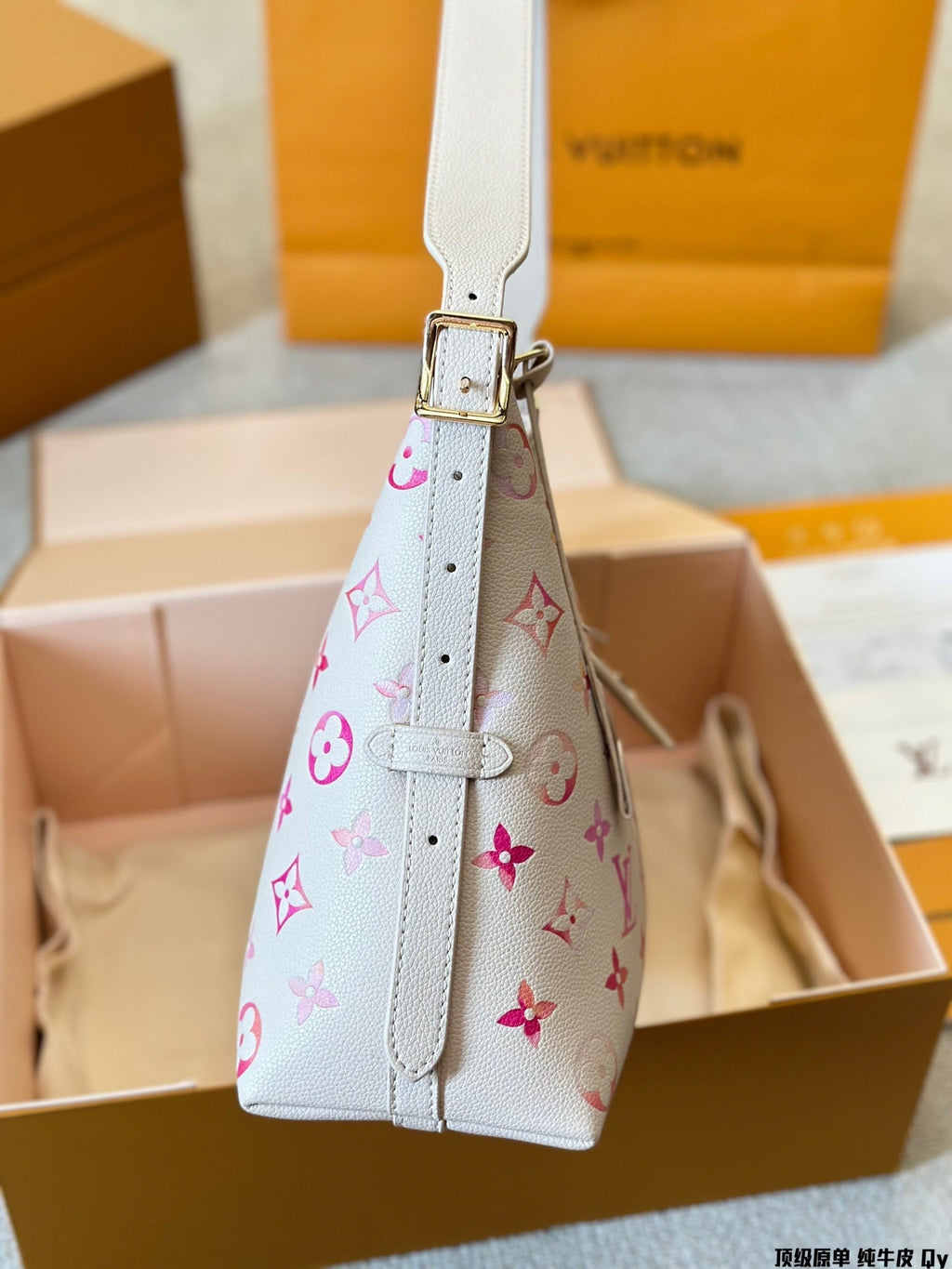 V fashion print Carryall new commuter bag 0724061302