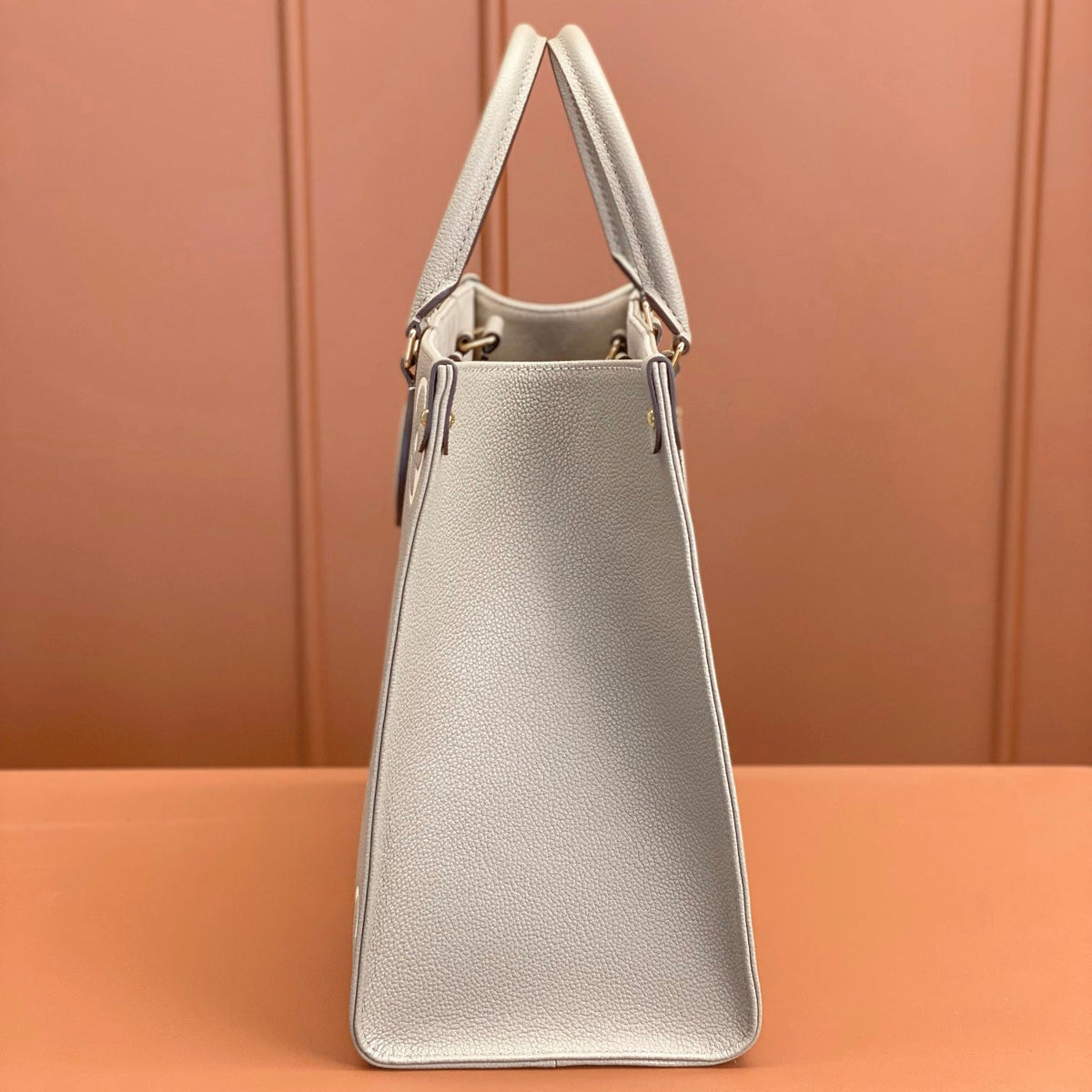 Gray high-looking portable bag 071