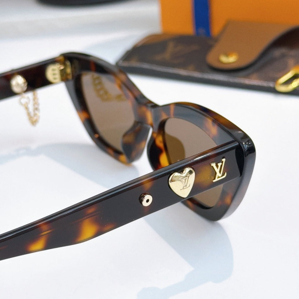 New Cat Eye LV Sunglasses With Chain XC1312102607