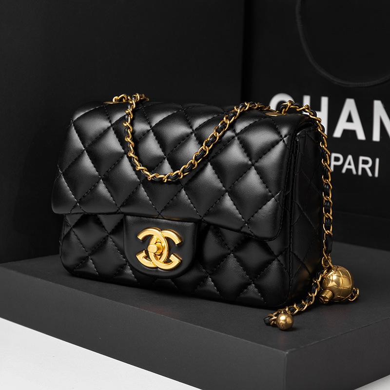 Trendy Diamond Chain Crossbody Bag 0823112809