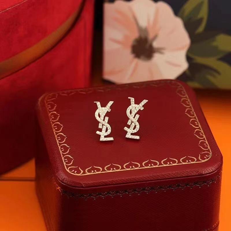 New Fashionable French Earrings 1024010317