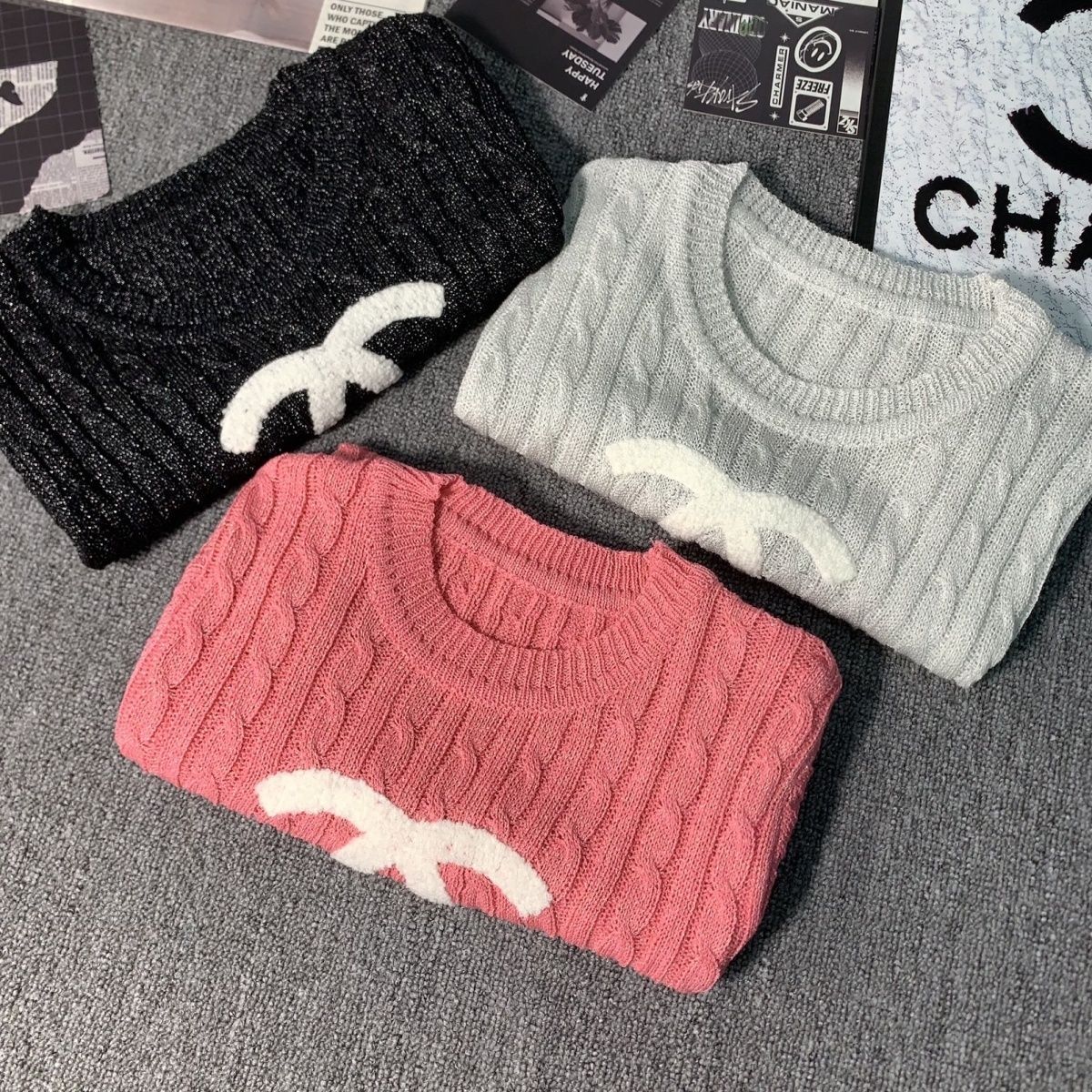 New Embroidered Crewneck Sweater Women's Short-sleeved 1024032511