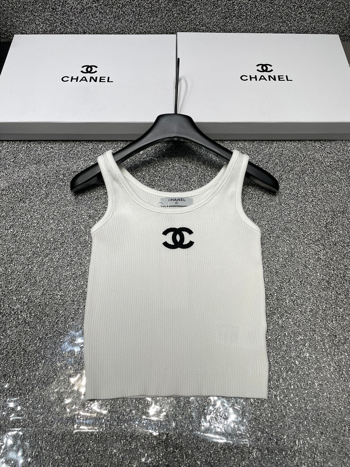 Summer new simple hot stamped letter knitted vest 0724042301