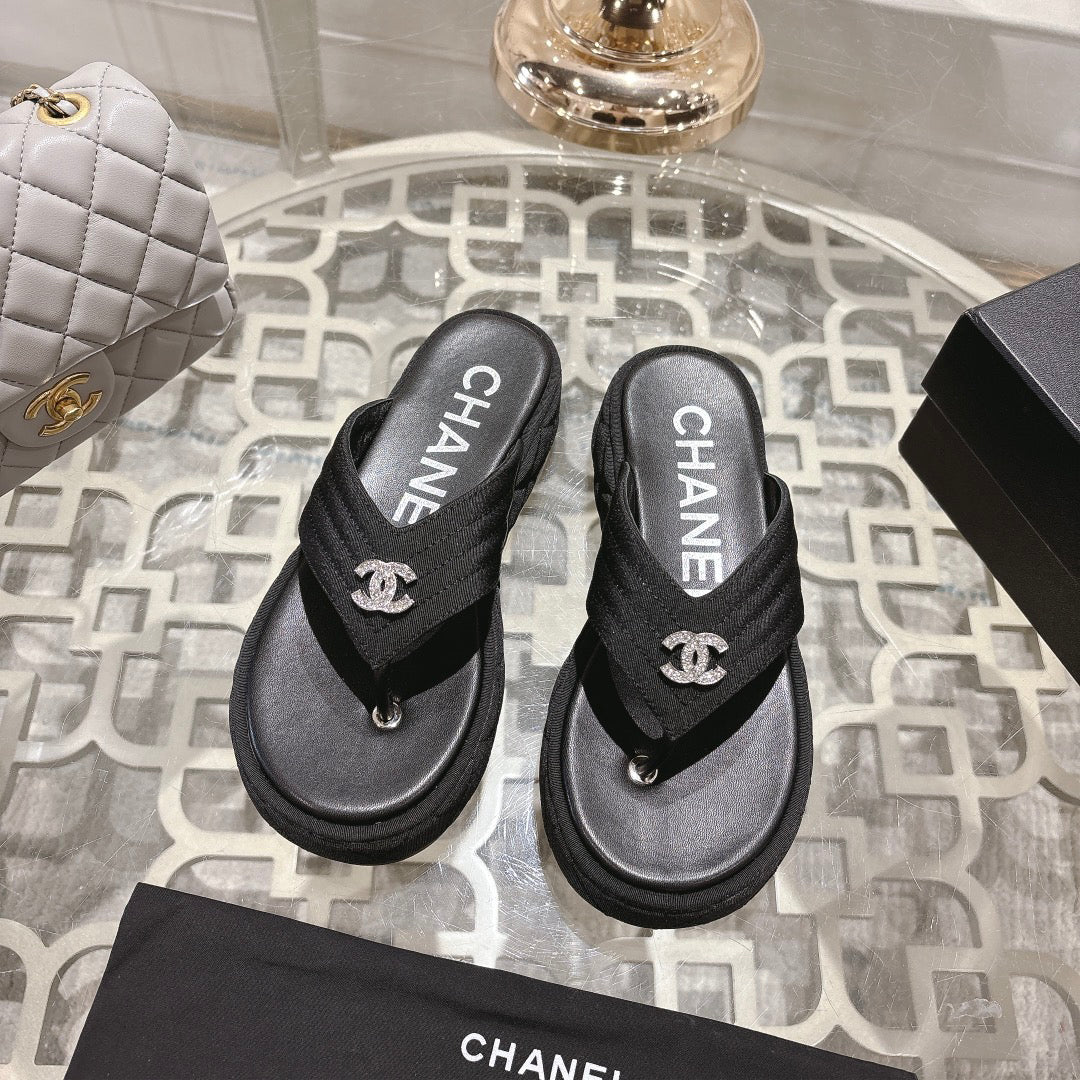 New thick-soled casual slippers 1025031219