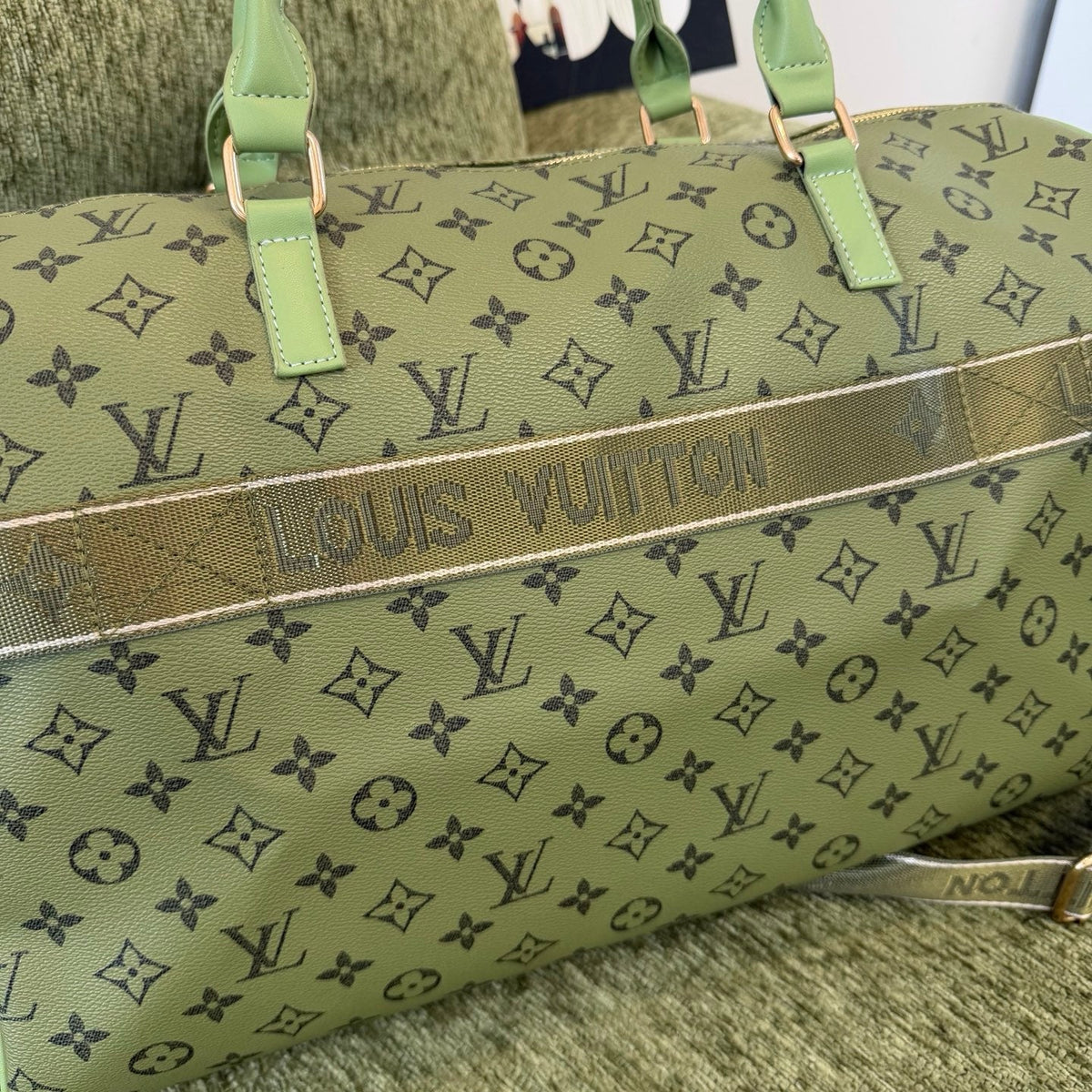 Stylish and Versatile Travel Bag SCB1026070709