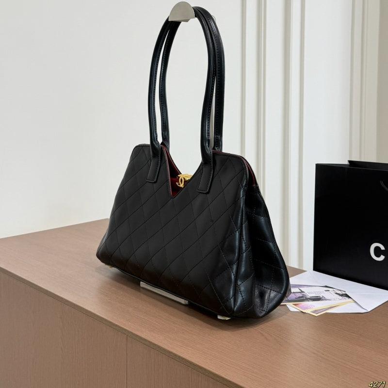 New Fashion Women's CC Handbag CWT1326092301