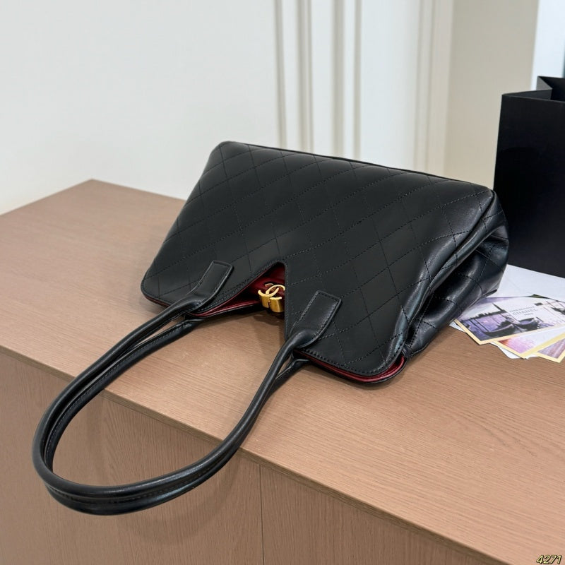 New Fashion Women's CC Handbag CWT1326092301