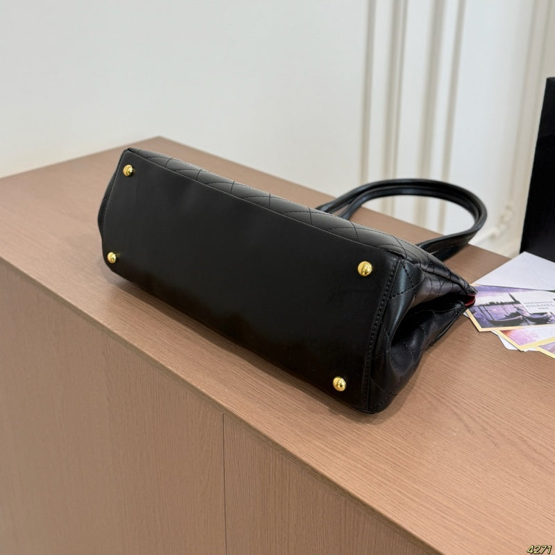 New Fashion Women's CC Handbag CWT1326092301