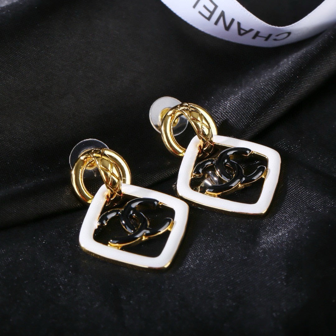 New Fashion Double C Enamel Square Drop Earrings ZS1326100902