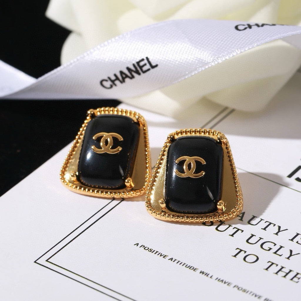 New Vintage Enamel Double C Square Stud Earrings ZS1326100904
