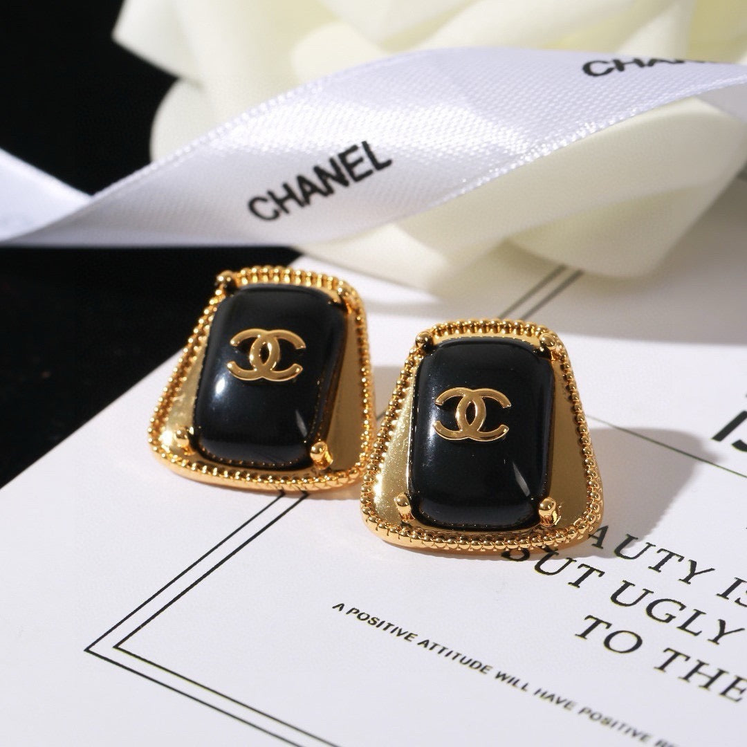 New Vintage Enamel Double C Square Stud Earrings ZS1326100904