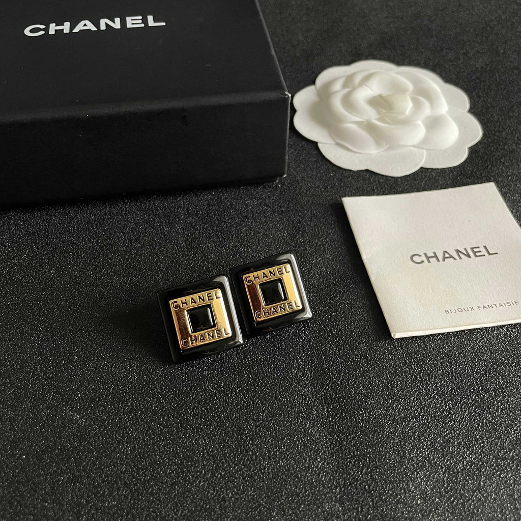 New Fashion Women's Vintage Stud Earrings ZS1326101005