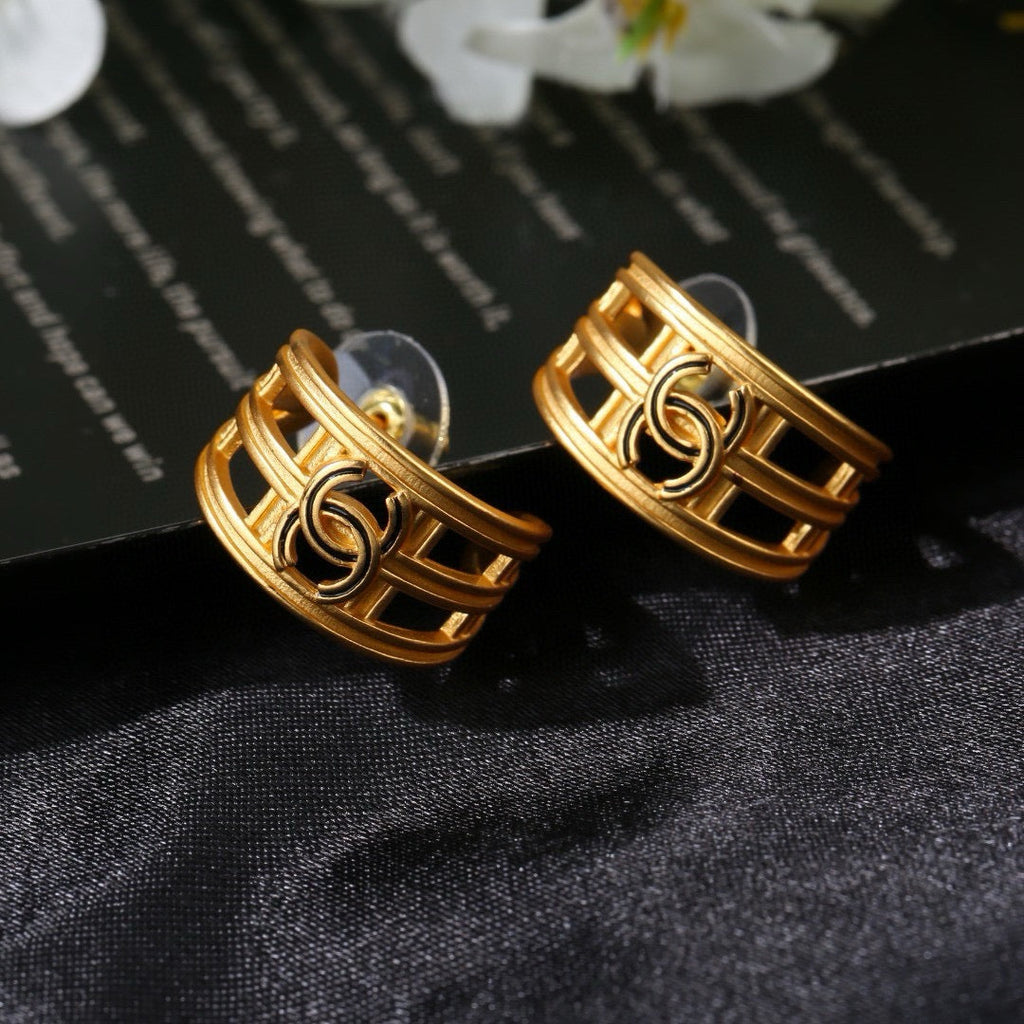 New Fashion Women's Vintage Stud Earrings ZS1326101008