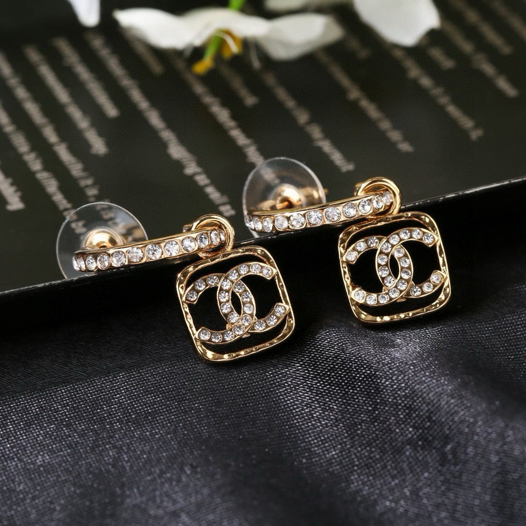 New Fashion Women's Vintage Stud Earrings ZS1326101011