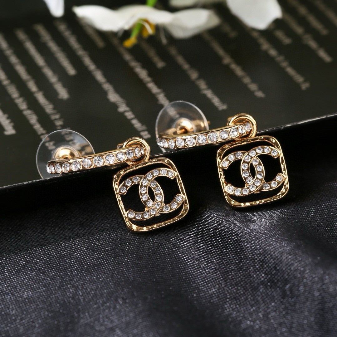 New Fashion Women's Vintage Stud Earrings ZS1326101011